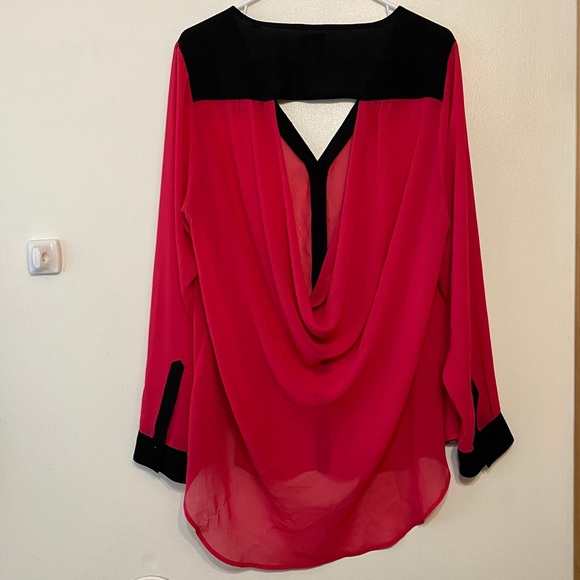 Torrid fuchsia colorblock draped back blouse, 1X - Picture 5 of 8